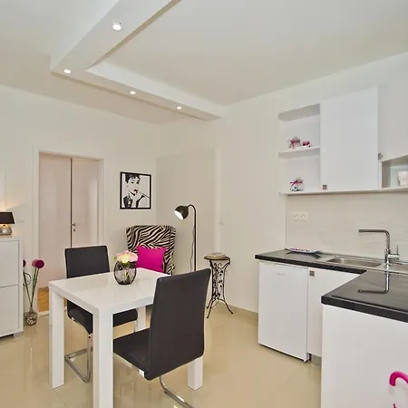 Roso - Zf Hvar חוואר