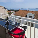 Roso - Zf Hvar *