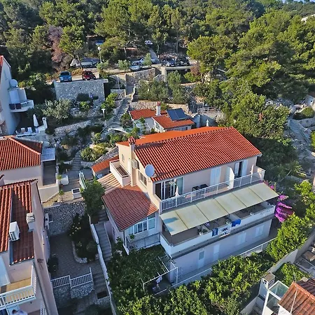 Roso - Zf Hvar Hvar Town