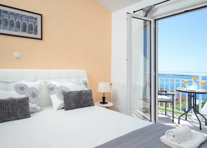 Roso - Zf Hvar 흐바르