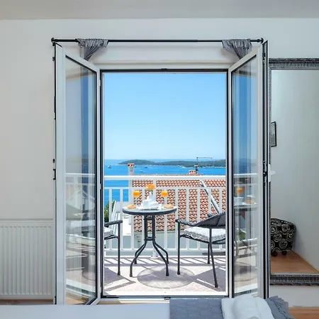 Roso - Zf Hvar Hvar Town