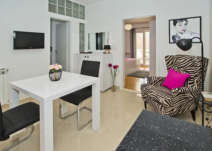 Roso - Zf Hvar Apartamento *