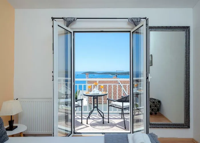 Roso - Zf Hvar Hvar Town